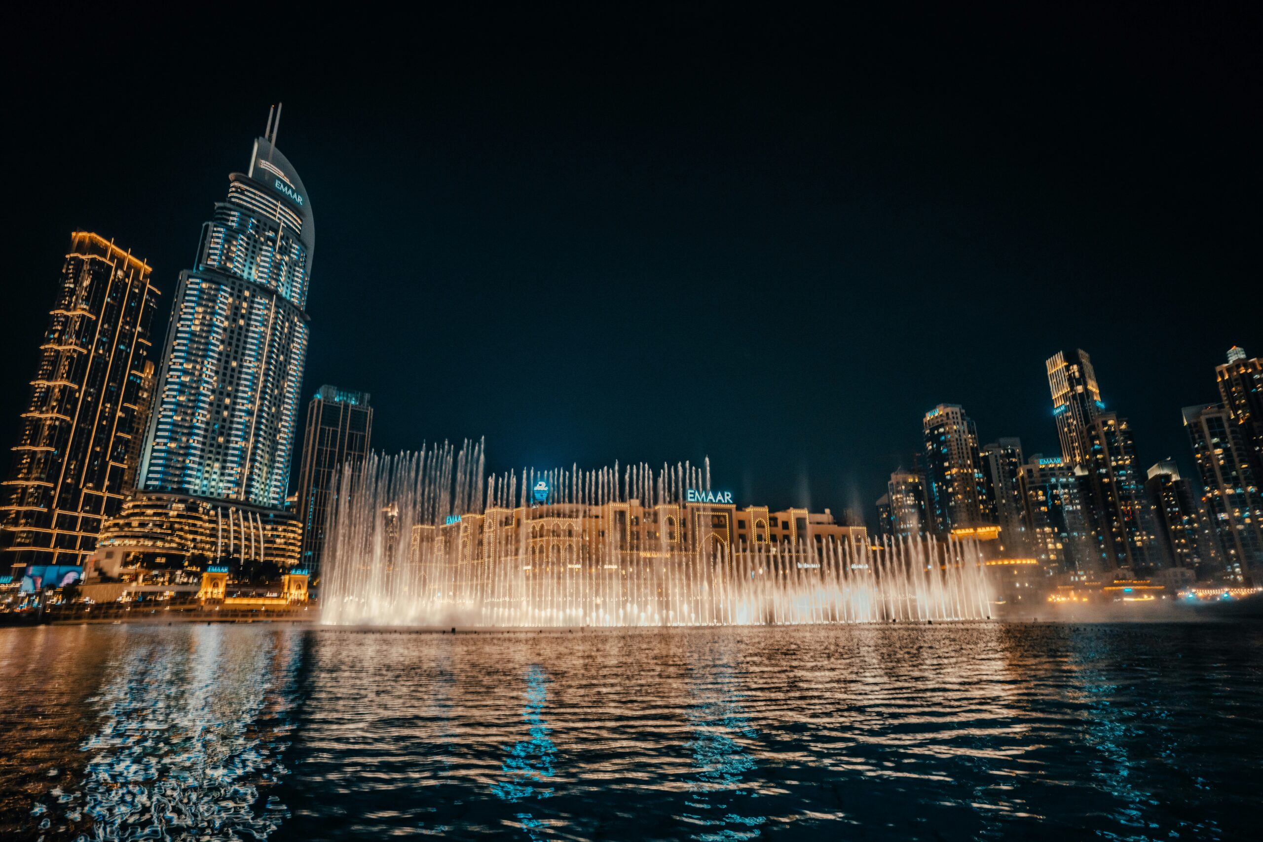 Dubai Fountain and Burj Khalifa tours from Dolmen Star Tourism
